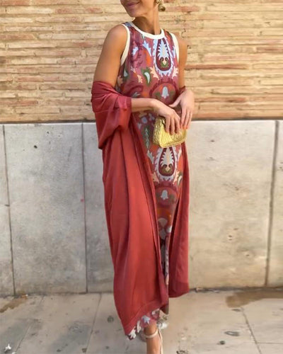 Bella - Two-Piece Set with Urban-Style Print