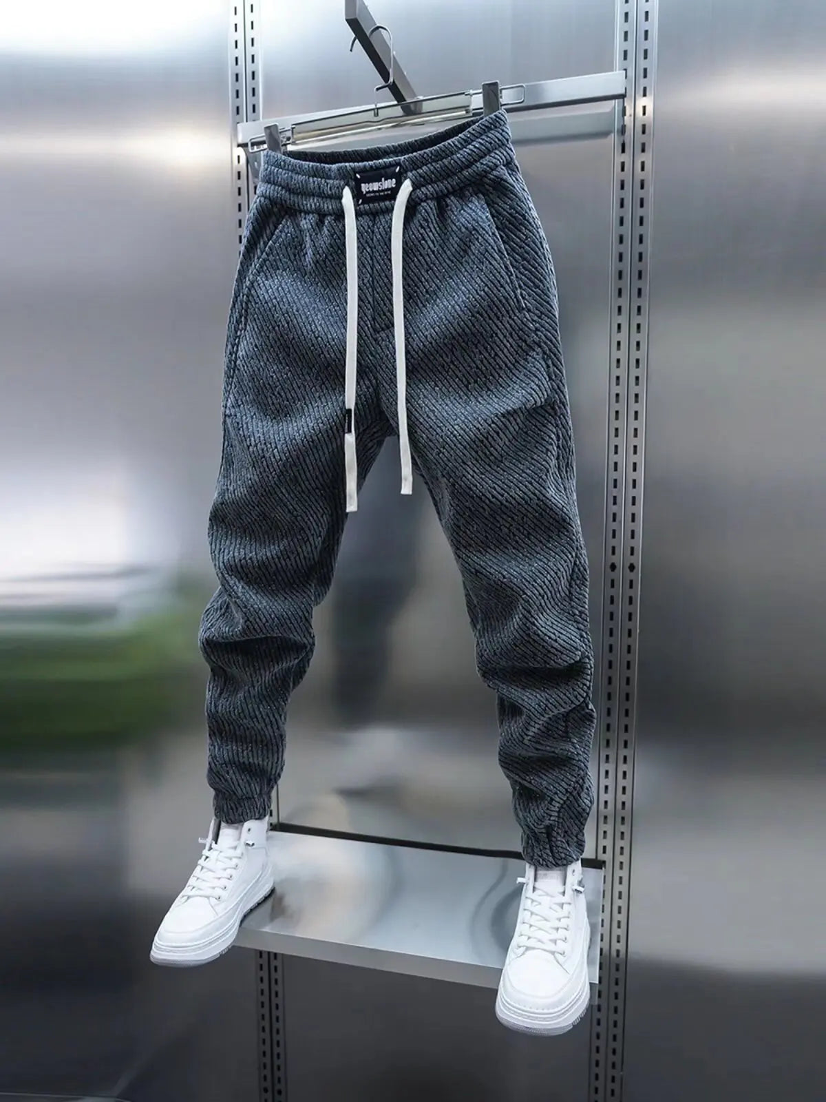 Ethan – Effortless Style in Motion