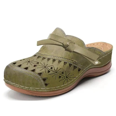 Danielle – Everyday Support Clogs