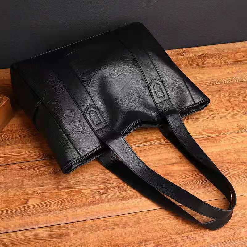 Authentique - Elegant Shoulder Bag