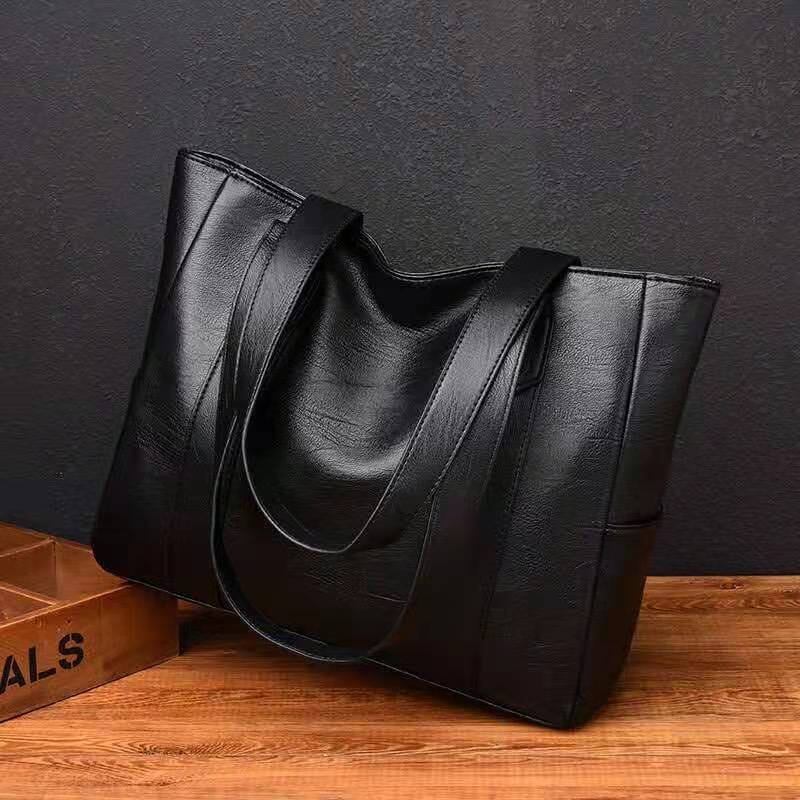 Authentique - Elegant Shoulder Bag